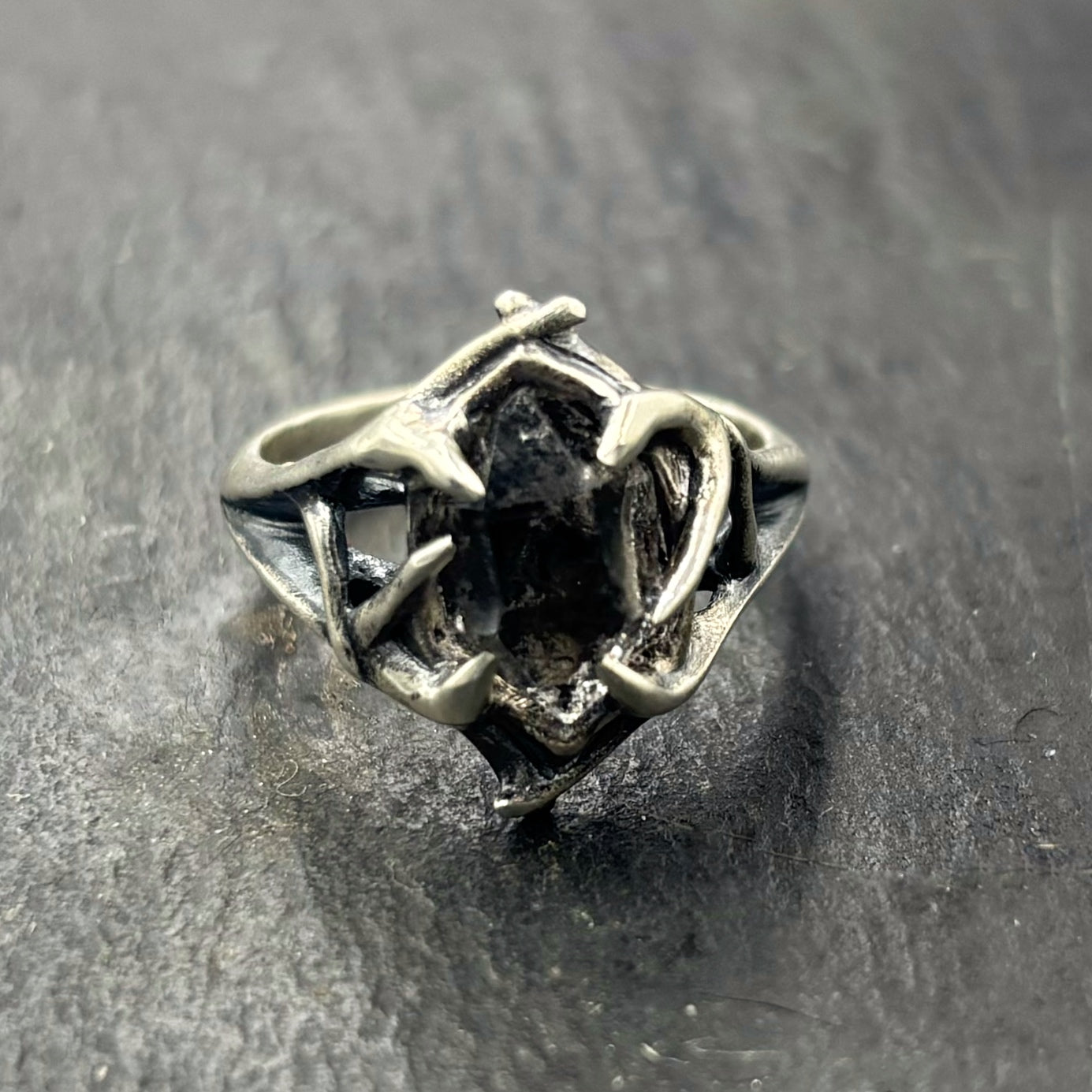 Thicket ring