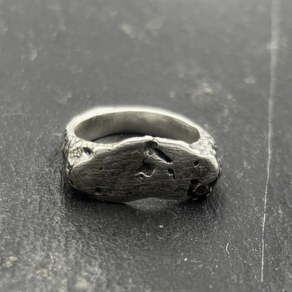 CROSSCUT ring