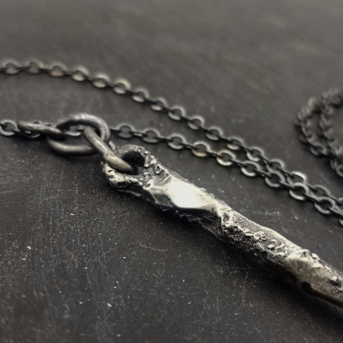 Axis pendant