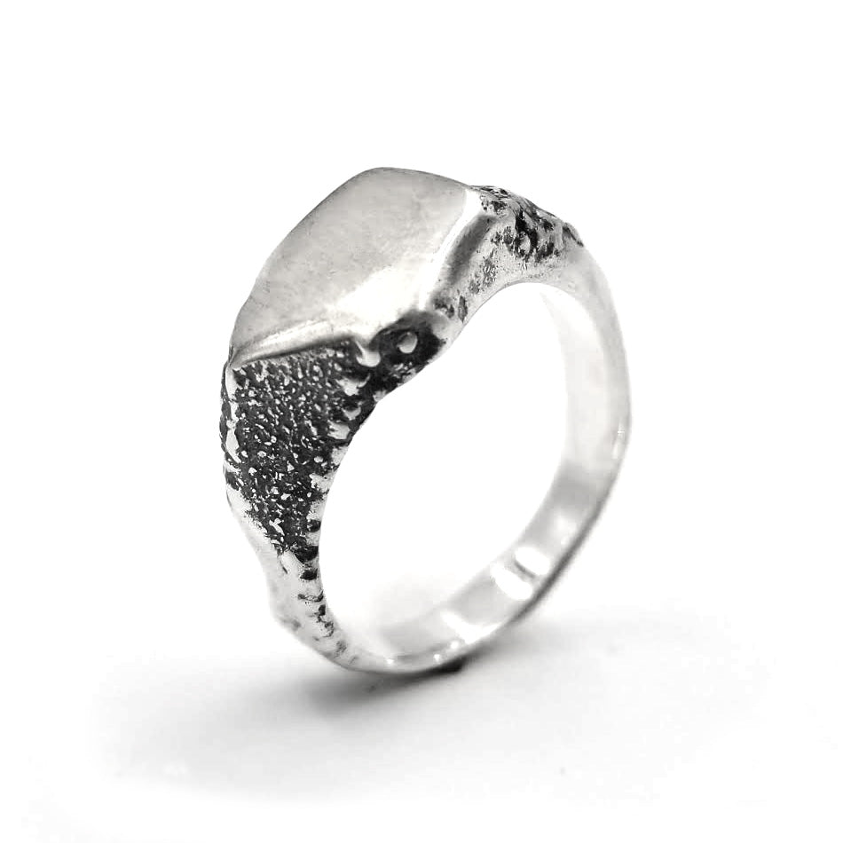 Parallax ring